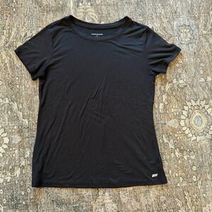 Amazon Essentials Black Tee • size medium